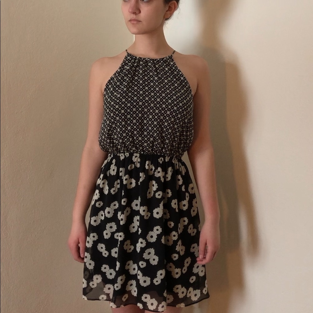 Floral patterned backless dress